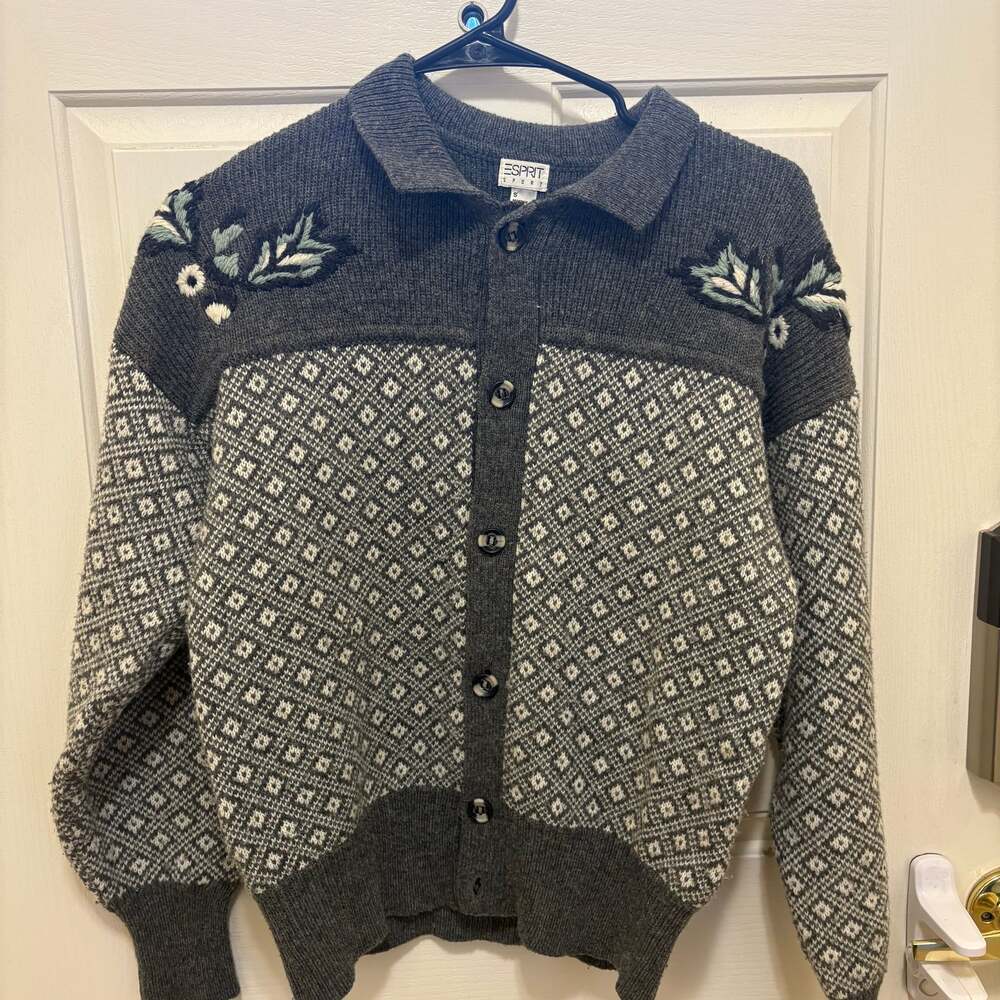 Vintage espirit Wool Cardigan Sweater with embroidery